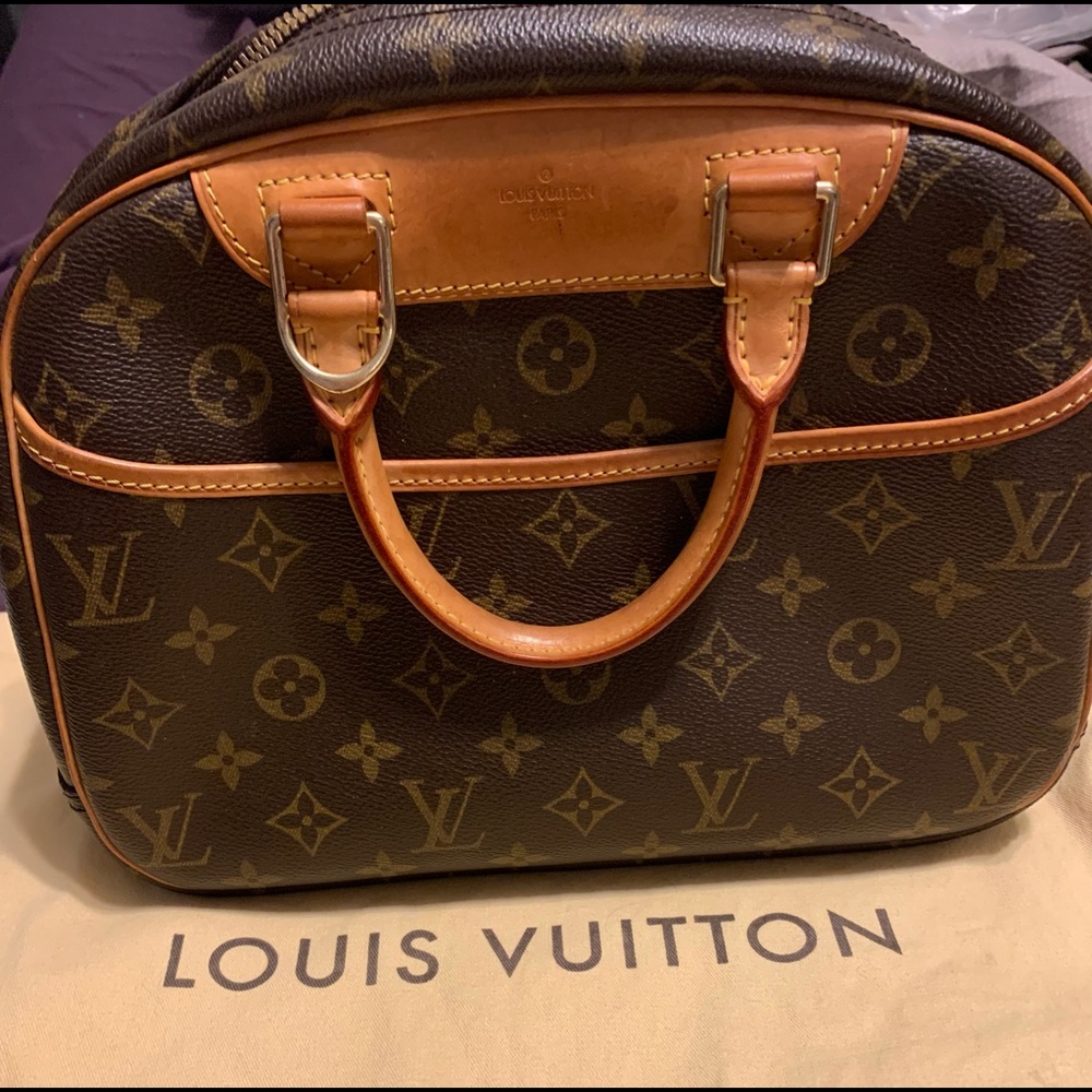 Louis Vuitton Good pre loved condition Trouville bag